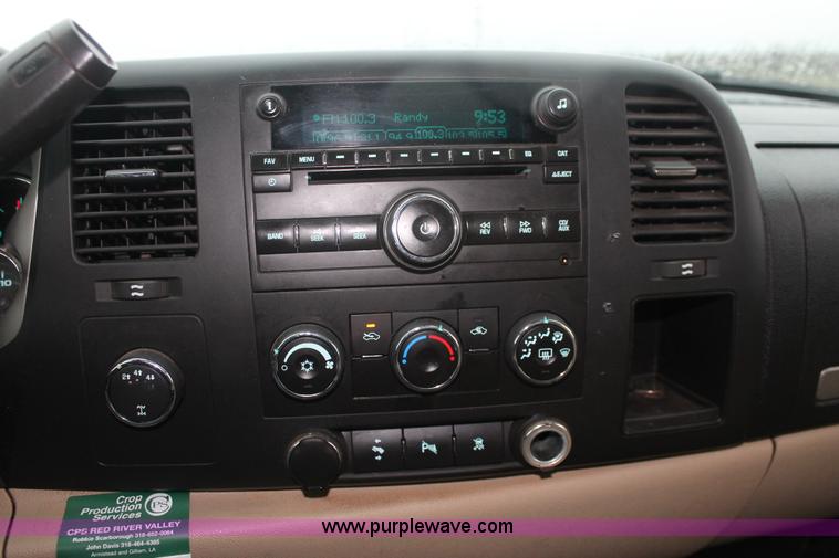 image for item E2564 2010 Chevrolet Silverado 2500HD LT Extended Cab pickup truck