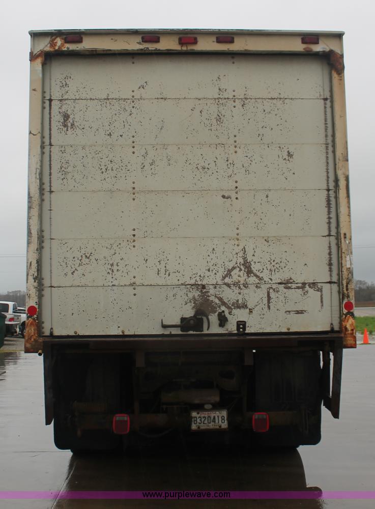 image for item E2566 1995 International 8100 box truck