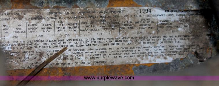 image for item E2566 1995 International 8100 box truck