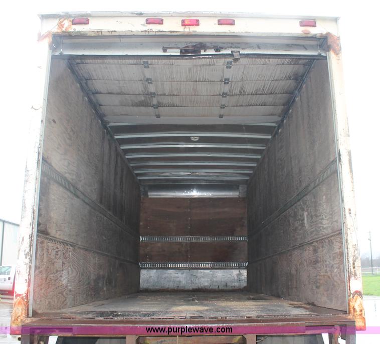 image for item E2566 1995 International 8100 box truck