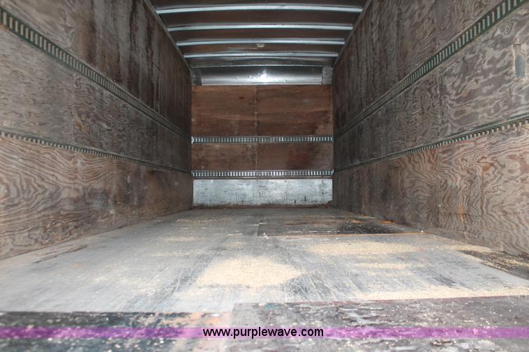 image for item E2566 1995 International 8100 box truck