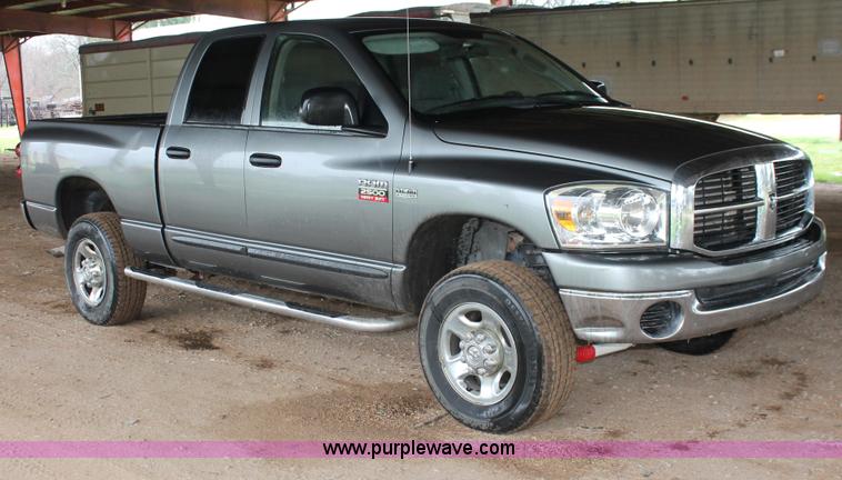 image for item E2567 2007 Dodge Ram 2500 HD SLT Quad Cab pickup truck