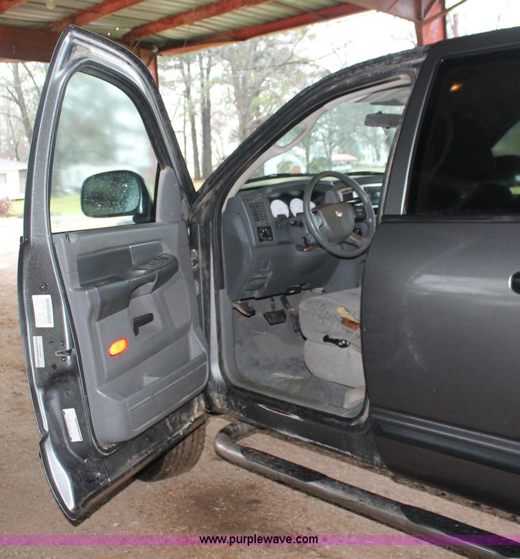 image for item E2567 2007 Dodge Ram 2500 HD SLT Quad Cab pickup truck