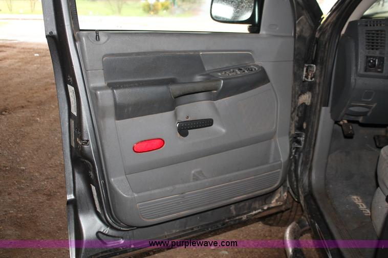 image for item E2567 2007 Dodge Ram 2500 HD SLT Quad Cab pickup truck