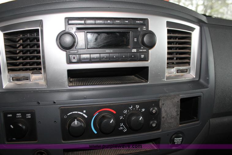 image for item E2567 2007 Dodge Ram 2500 HD SLT Quad Cab pickup truck