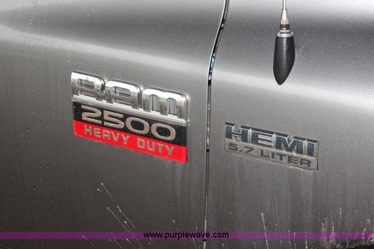 image for item E2567 2007 Dodge Ram 2500 HD SLT Quad Cab pickup truck