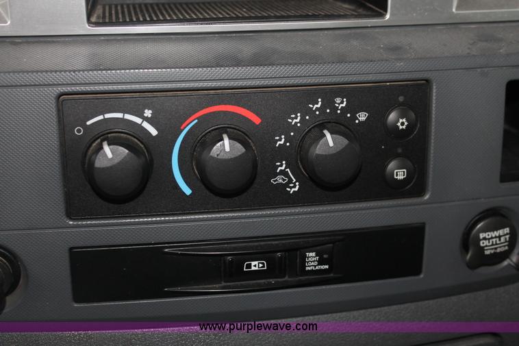 image for item E2569 2009 Dodge Ram 2500 HD Big Horn Edition Quad Cab pickup truck