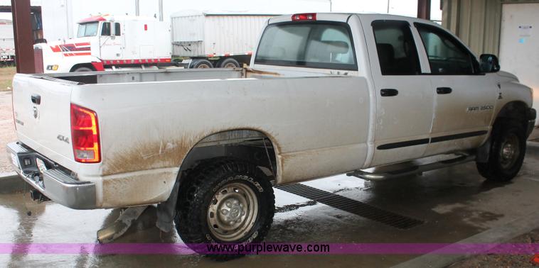 image for item E2570 2006 Dodge Ram 2500 Quad Cab pickup truck
