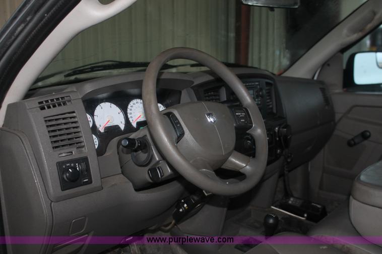 image for item E2570 2006 Dodge Ram 2500 Quad Cab pickup truck