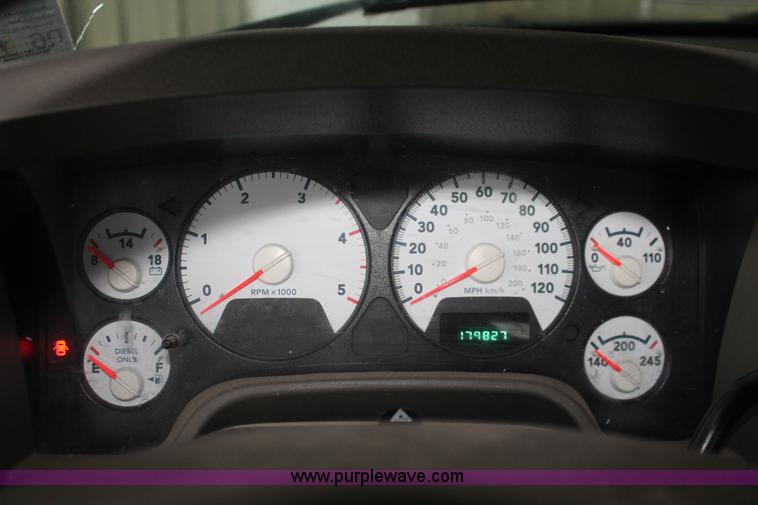 image for item E2570 2006 Dodge Ram 2500 Quad Cab pickup truck