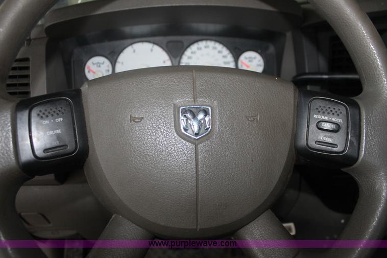 image for item E2570 2006 Dodge Ram 2500 Quad Cab pickup truck