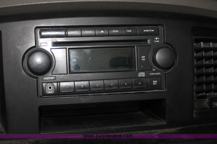 image for item E2570 2006 Dodge Ram 2500 Quad Cab pickup truck