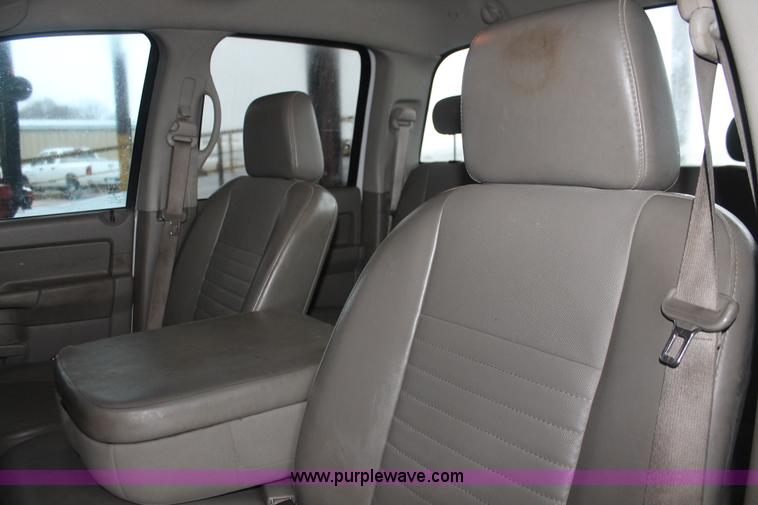 image for item E2570 2006 Dodge Ram 2500 Quad Cab pickup truck