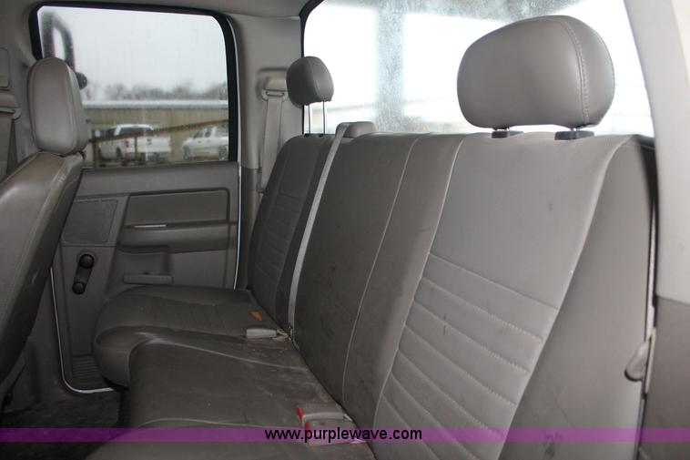 image for item E2570 2006 Dodge Ram 2500 Quad Cab pickup truck