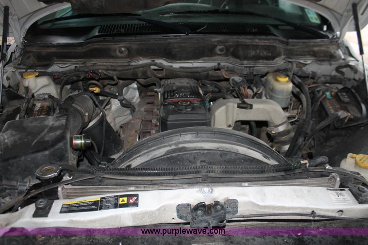 image for item E2570 2006 Dodge Ram 2500 Quad Cab pickup truck