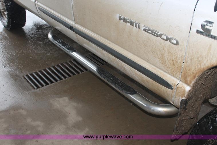 image for item E2570 2006 Dodge Ram 2500 Quad Cab pickup truck