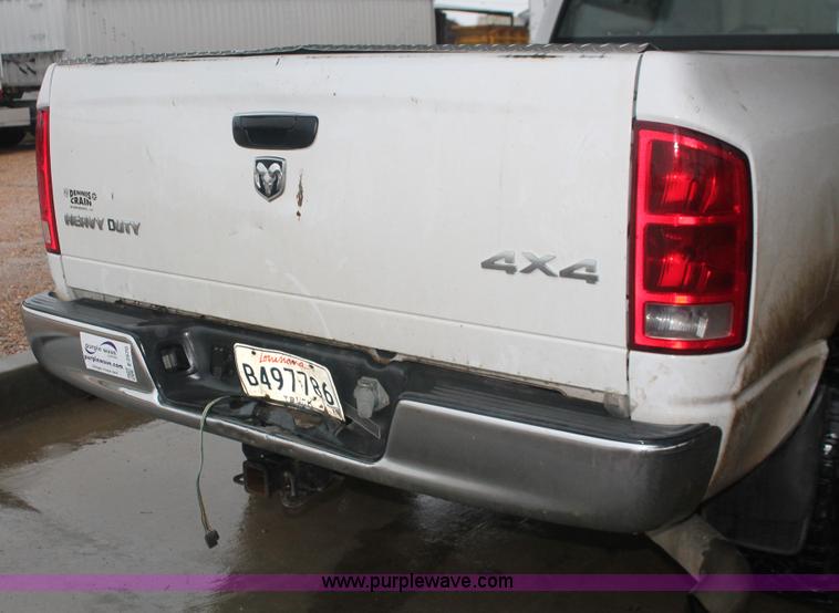 image for item E2570 2006 Dodge Ram 2500 Quad Cab pickup truck