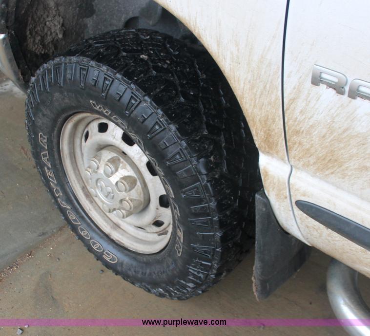 image for item E2570 2006 Dodge Ram 2500 Quad Cab pickup truck