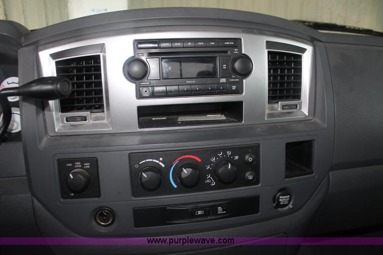 image for item E2571 2009 Dodge Ram 2500 HD Big Horn Edition Quad Cab pickup truck