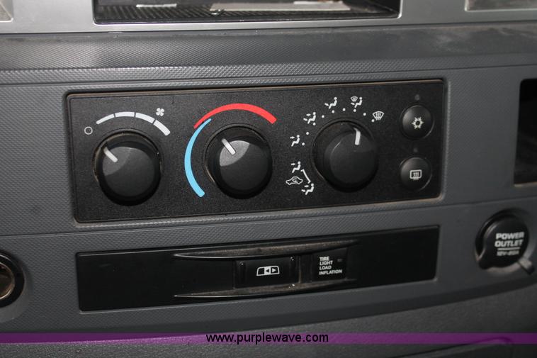 image for item E2571 2009 Dodge Ram 2500 HD Big Horn Edition Quad Cab pickup truck