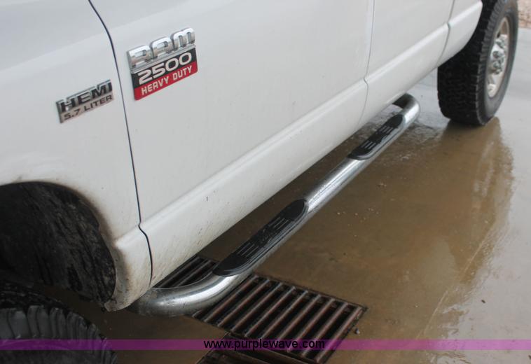 image for item E2571 2009 Dodge Ram 2500 HD Big Horn Edition Quad Cab pickup truck