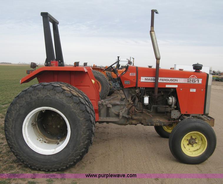 image for item E3012 Massey Fergusen 261 tractor