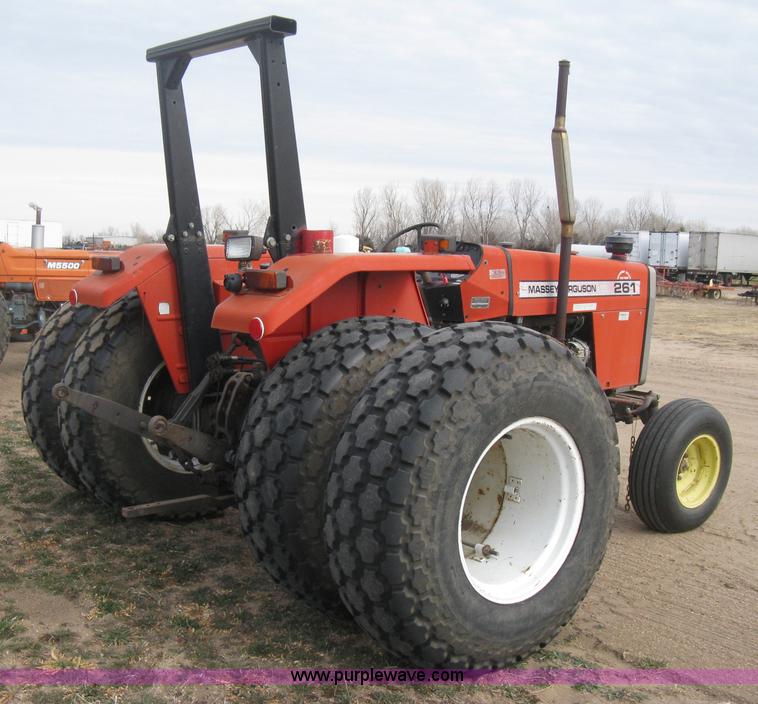 image for item E3012 Massey Fergusen 261 tractor