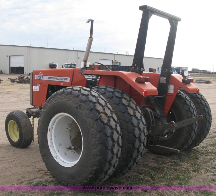 image for item E3012 Massey Fergusen 261 tractor