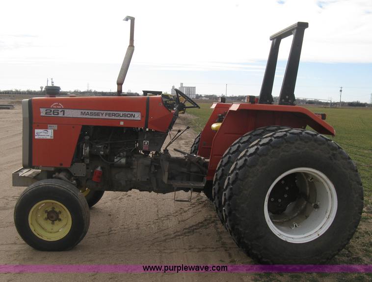 image for item E3012 Massey Fergusen 261 tractor
