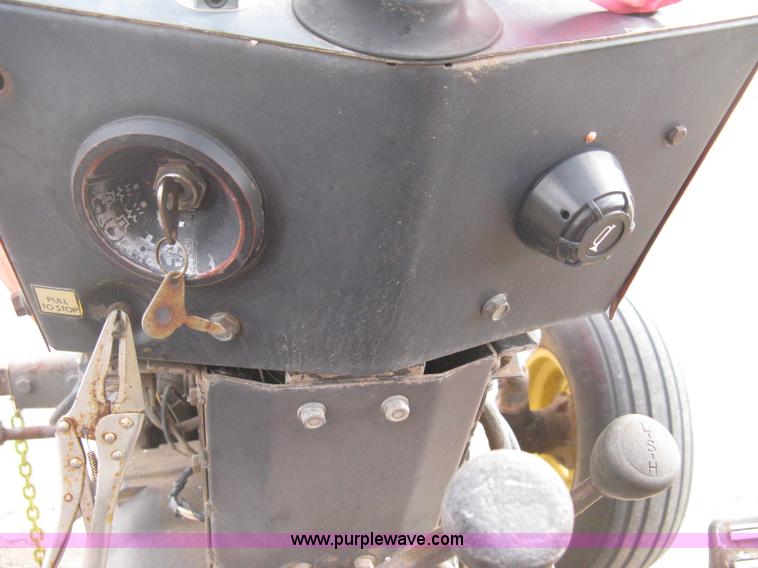 image for item E3012 Massey Fergusen 261 tractor