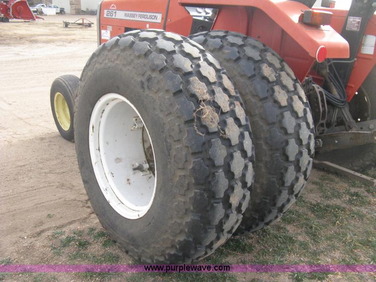 image for item E3012 Massey Fergusen 261 tractor