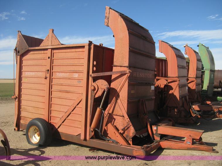 image for item E3015 Hesston Stakhand 10