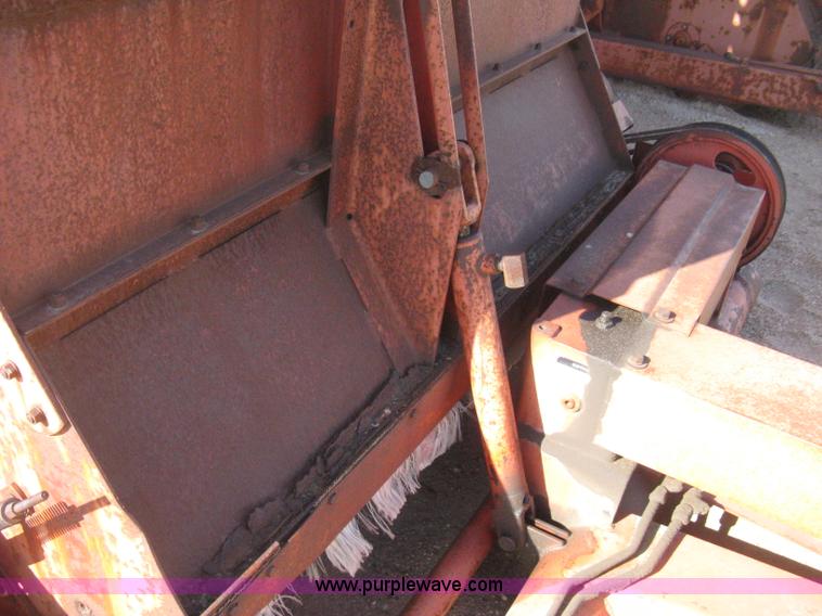 image for item E3015 Hesston Stakhand 10