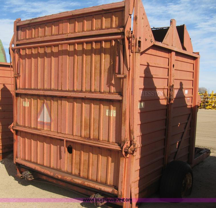 image for item E3016 Hesston Stakhand 10