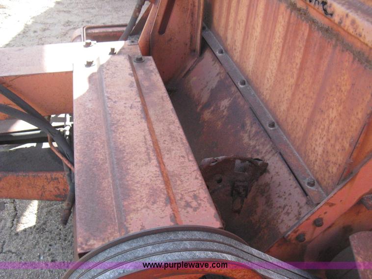 image for item E3016 Hesston Stakhand 10