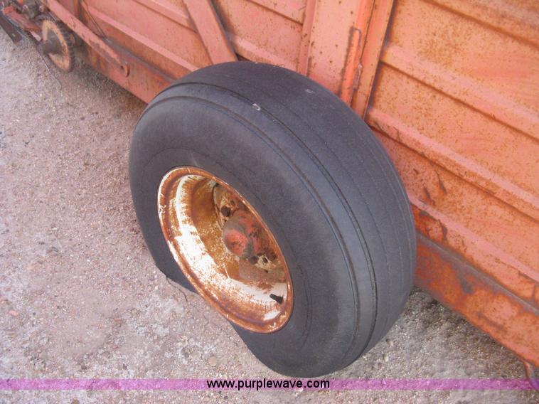 image for item E3016 Hesston Stakhand 10