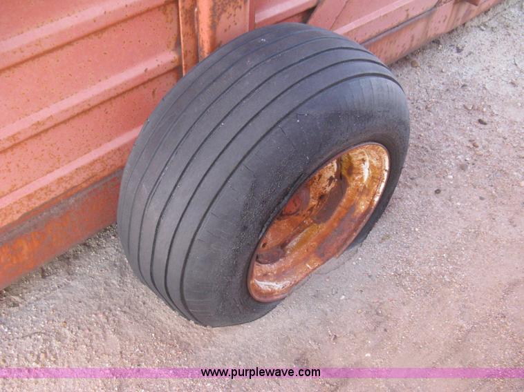 image for item E3016 Hesston Stakhand 10