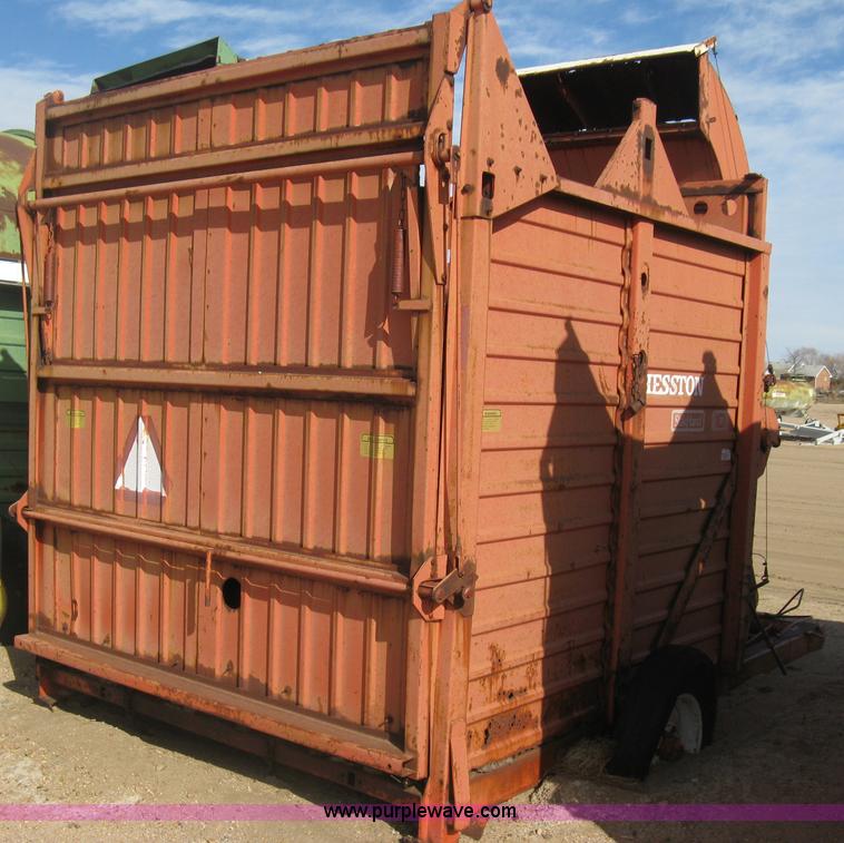 image for item E3017 Hesston Stakhand 10