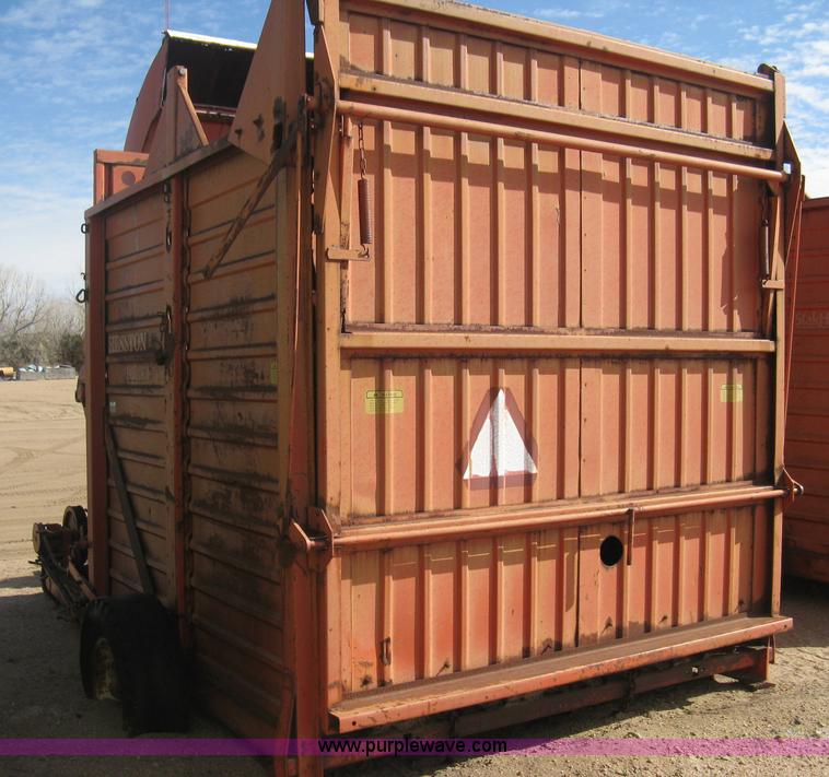 image for item E3017 Hesston Stakhand 10