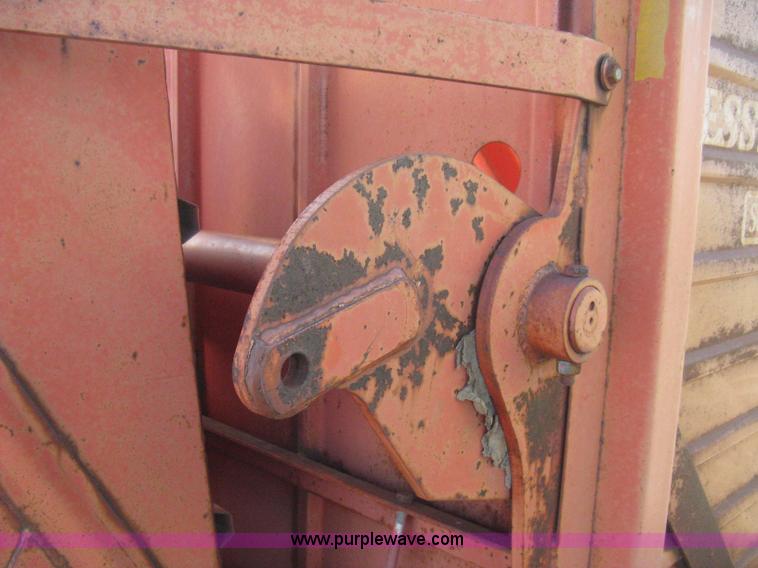 image for item E3017 Hesston Stakhand 10