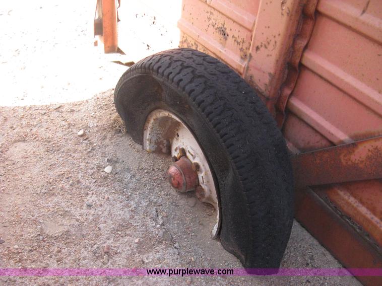 image for item E3017 Hesston Stakhand 10