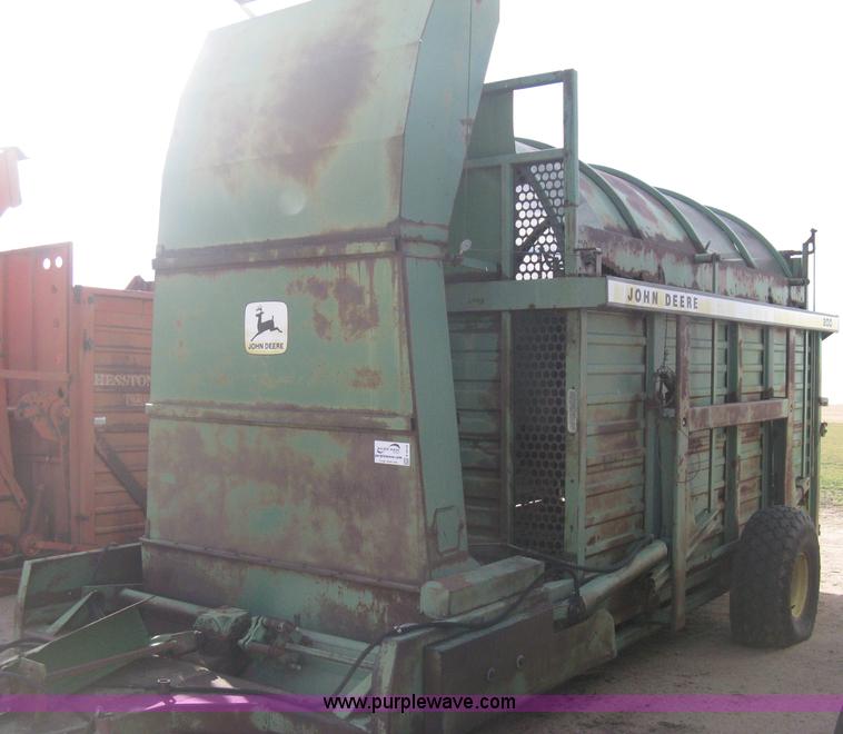 image for item E3018 John Deere 200 stack wagon