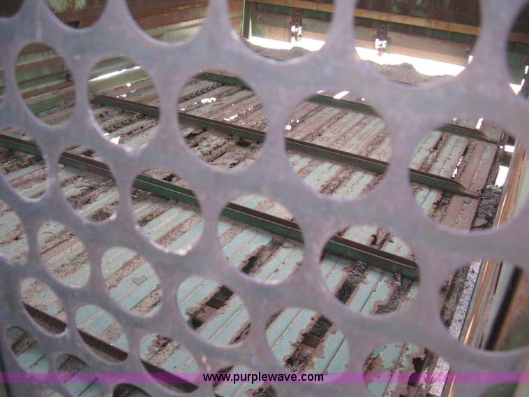 image for item E3018 John Deere 200 stack wagon