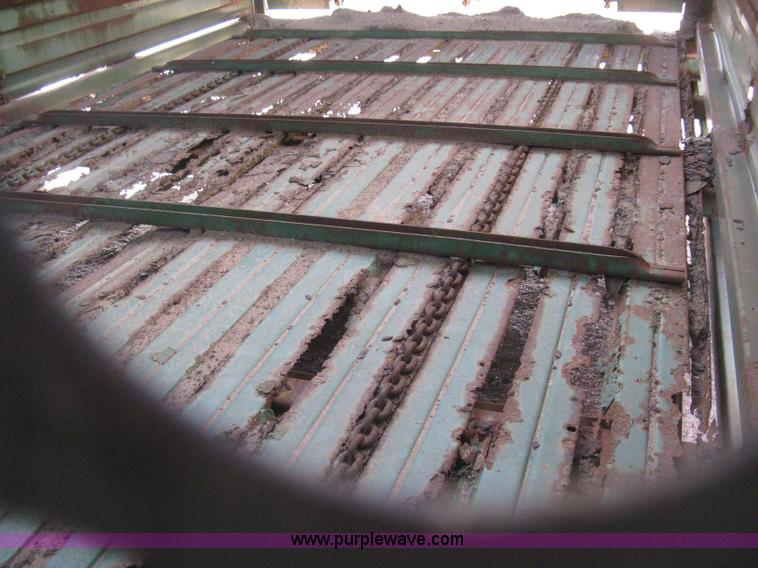 image for item E3018 John Deere 200 stack wagon