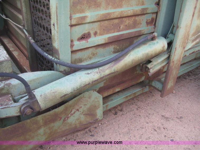 image for item E3018 John Deere 200 stack wagon