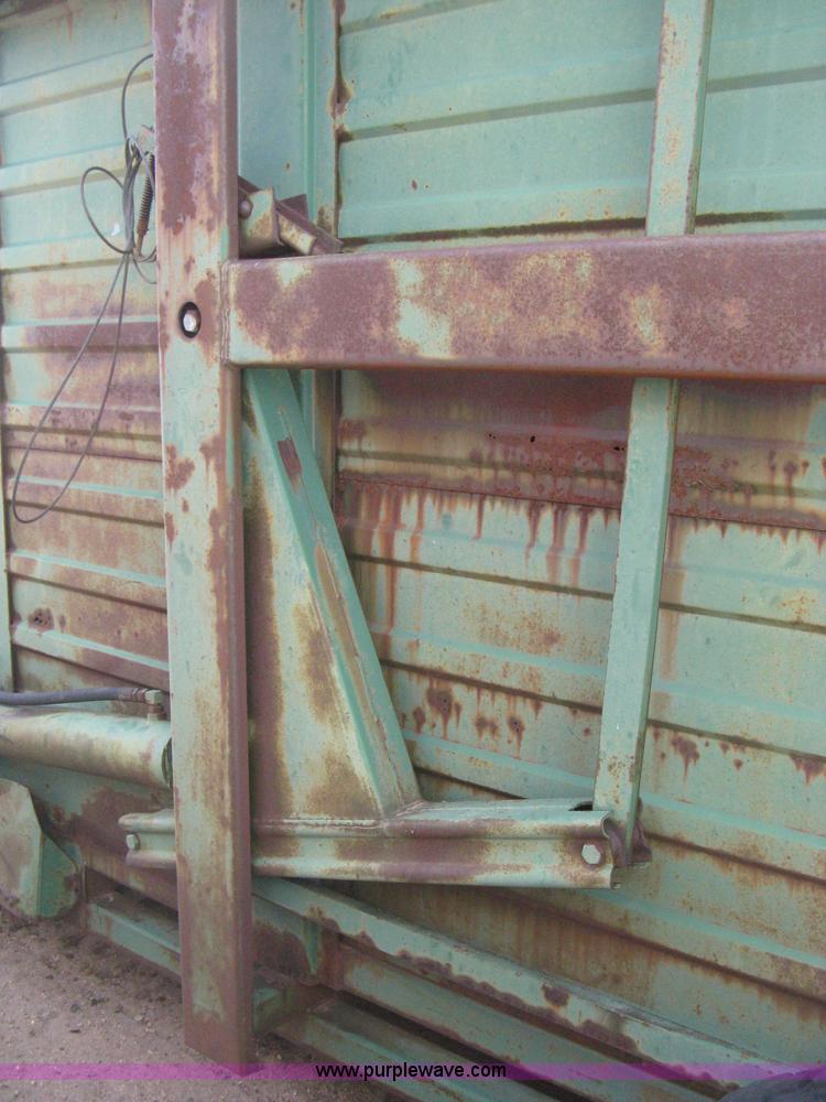 image for item E3018 John Deere 200 stack wagon