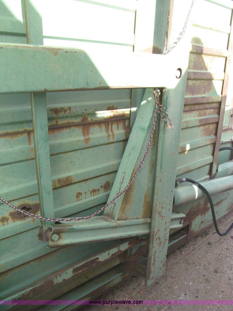 image for item E3018 John Deere 200 stack wagon