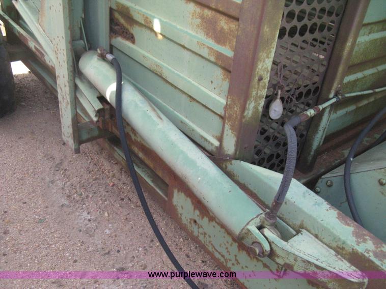 image for item E3018 John Deere 200 stack wagon