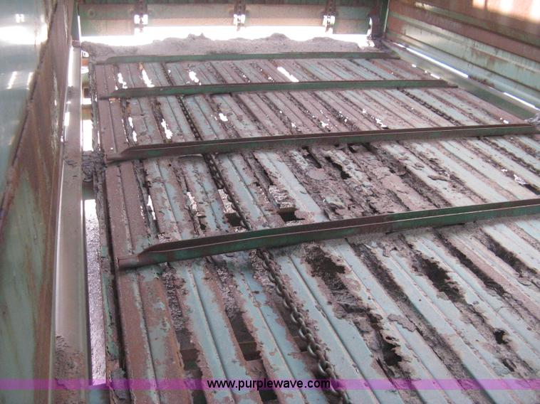 image for item E3018 John Deere 200 stack wagon