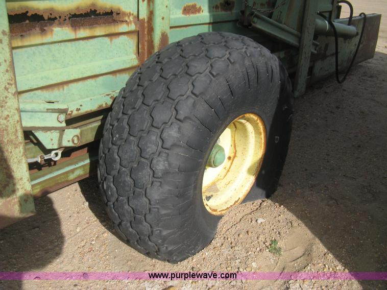 image for item E3018 John Deere 200 stack wagon